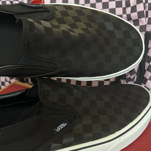 Vans Men’s Classic Slip-On (Checkerboard)Black/Black
VN000EYE276
Sneakers - Picture 15 of 15
